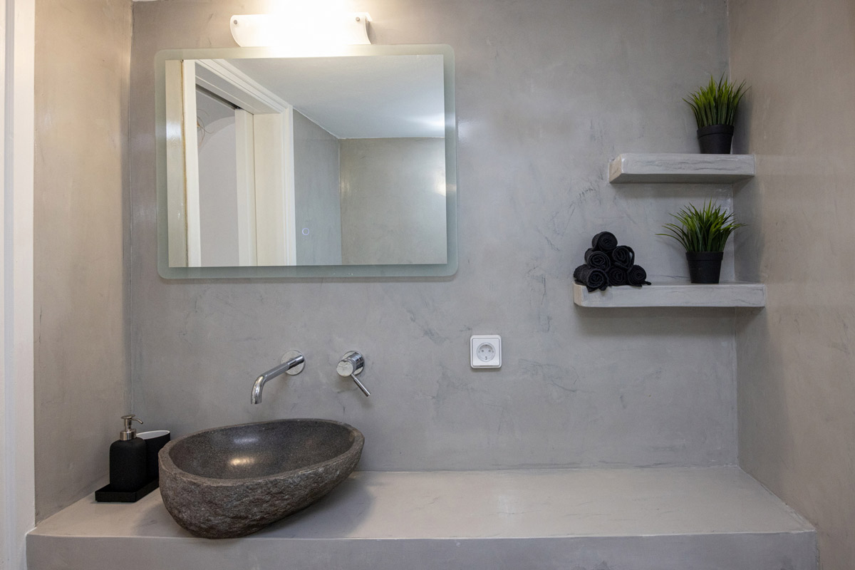 Β-007_final-mpanio Τουαλέτα στο Zen beach house Tinos 2 - Bathroom in Zen beach house Tinos 2