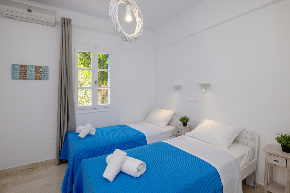 Β-013_final-krevatokamara-a Κρεβατοκάμαρα 2 Zen beach house Tinos 2 - Bed room 2 in Zen beach house Tinos 2